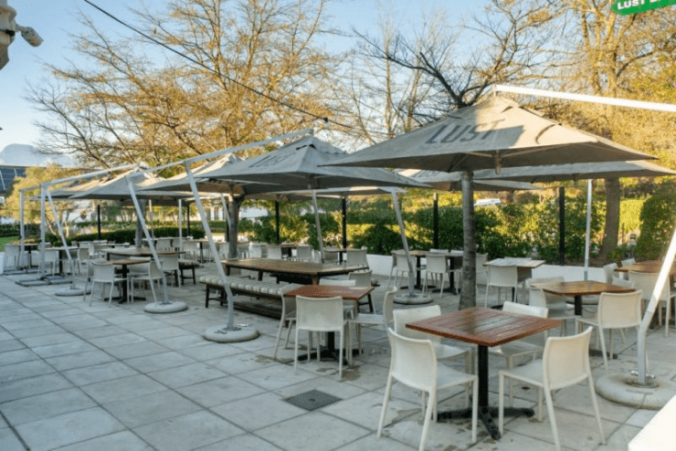 Outdoor Dining in Franschhoek 